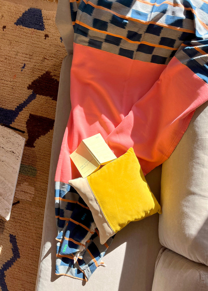 PEAS & A PRINCESS THROW BLANKET