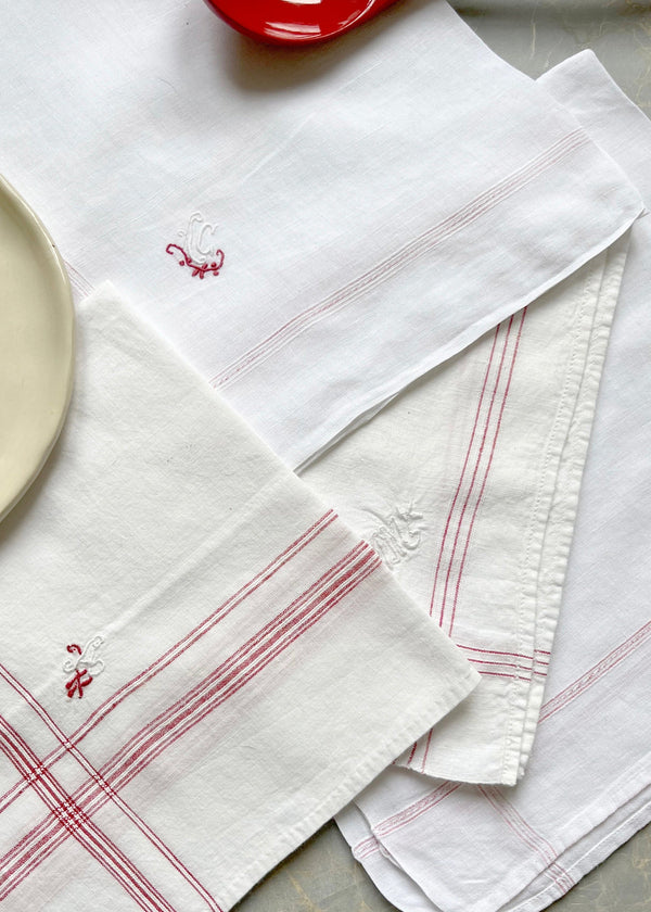 RED LINEN NAPKINS, SET OF 4