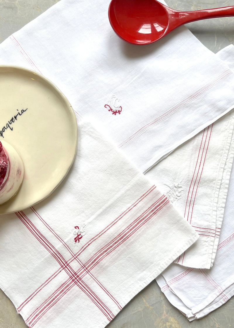 RED LINEN NAPKINS, SET OF 4