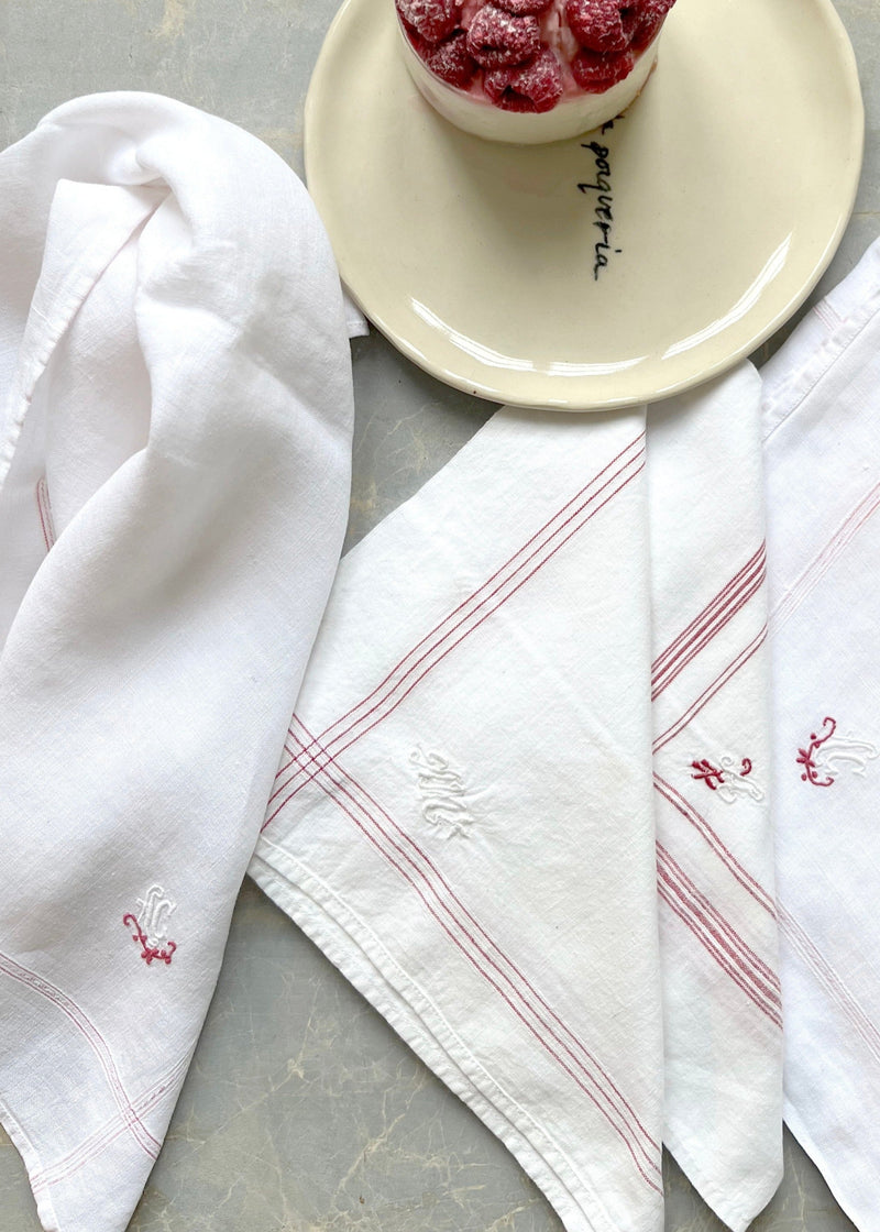 RED LINEN NAPKINS, SET OF 4