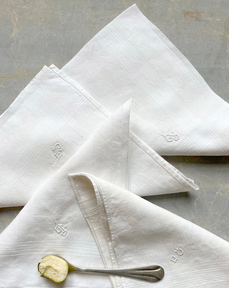 WHITE LINEN NAPKINS SET OF 4