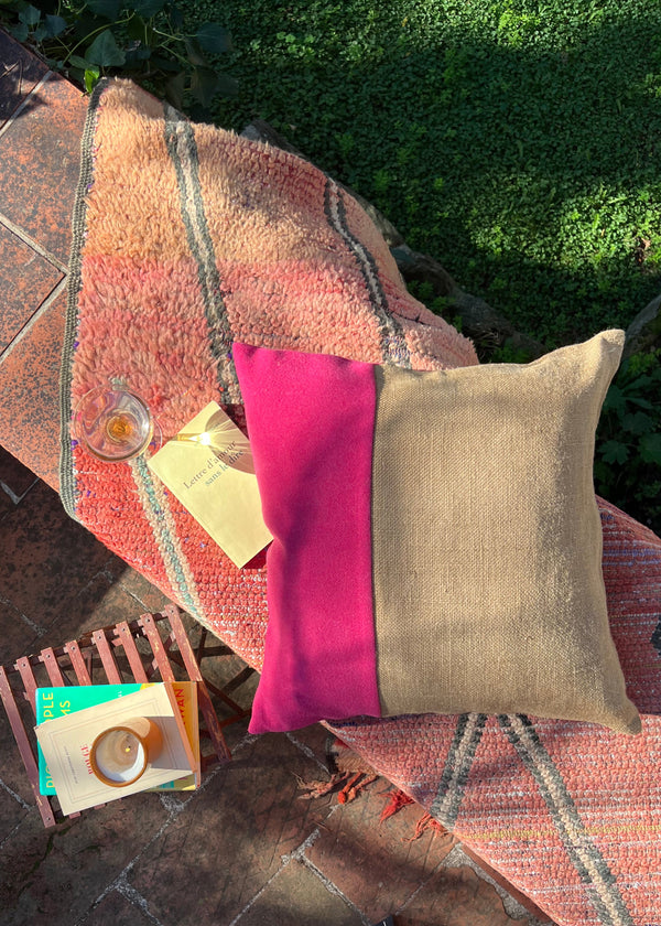 THE BOLD AND BEAUTIFUL CASHMERE / WOOL AND JUTE THROW PILLOW